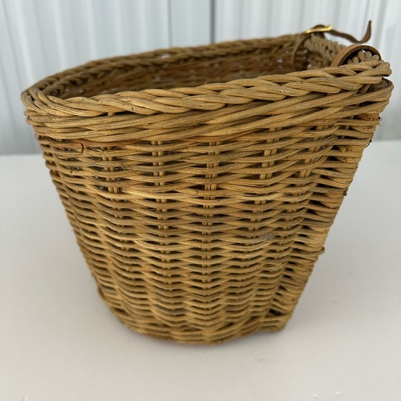 Wicker Bicycle Baskets with Leather Straps - Pair - Picture 6 of 7